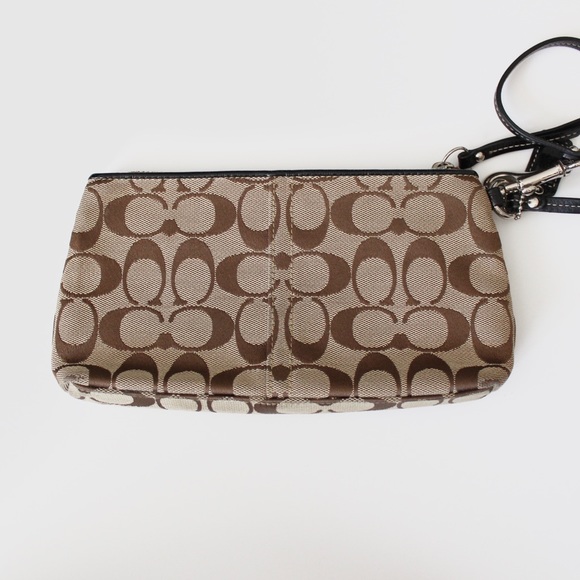 Coach Wristlet - Picture 5 of 8